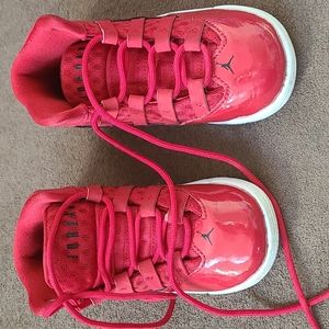 Jordan nike size 7.5 toddler